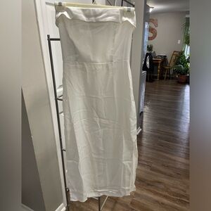 Brand New White Midi Dress!
Fits great, bought for bridal shower never worn